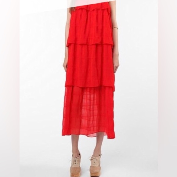 Large, tiered dress by Piplette - Picture 3 of 3